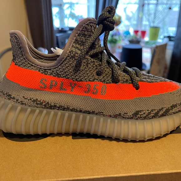 Yeezy Boost 350 V2 (RARE!) - Picture 4 of 12